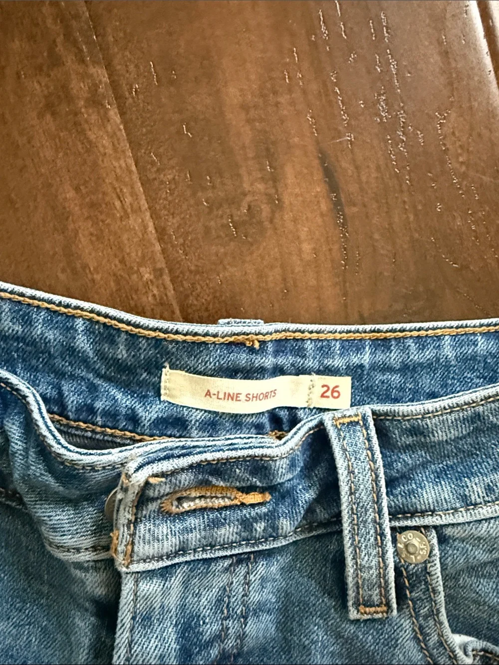 Levi's A-line shorts size 26